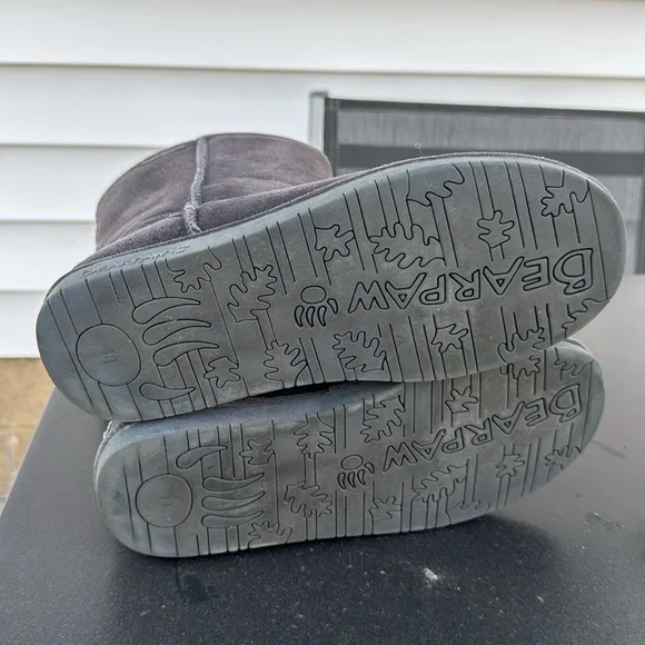 EUC BearPaw Emma Short Gray Boots - Picture 4 of 4